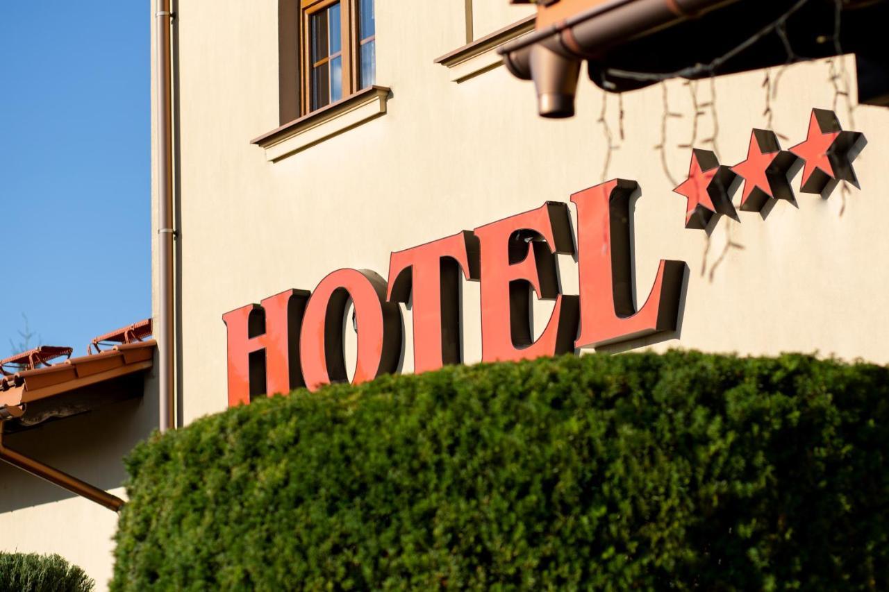 Hotel Lemoniada Lucmierz Exterior photo